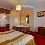 Chabrowy Dworek Hotel 3*