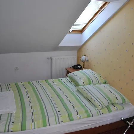 Chabrowy Dworek Hotel