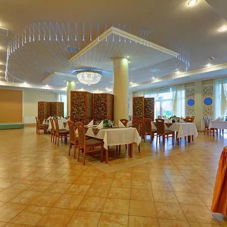Hotel Chabrowy Dworek 3*