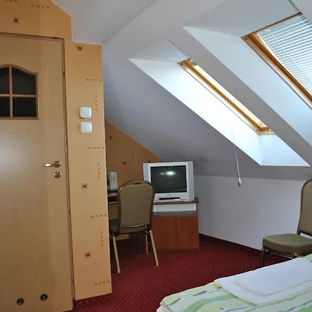 Hotel Chabrowy Dworek 3*