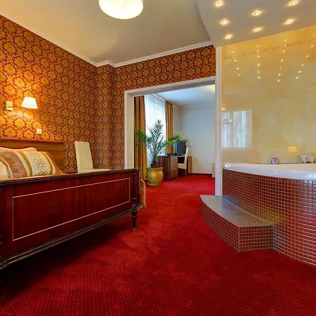 Hotel Chabrowy Dworek 3*