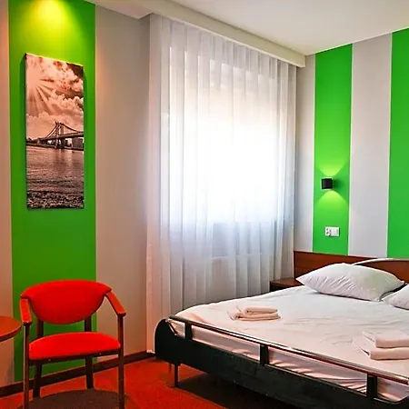 Hotel Chabrowy Dworek 3*