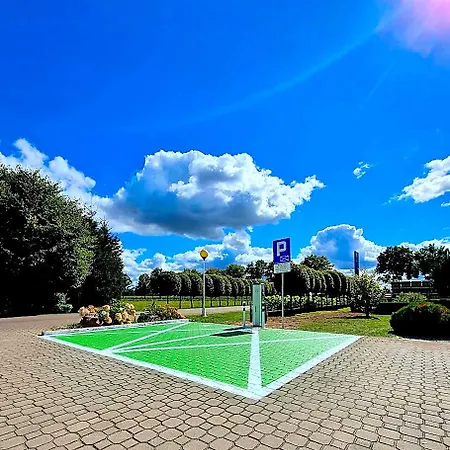 Hotel Chabrowy Dworek 3*