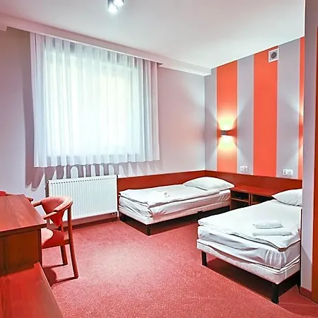 Hotel Chabrowy Dworek 3*
