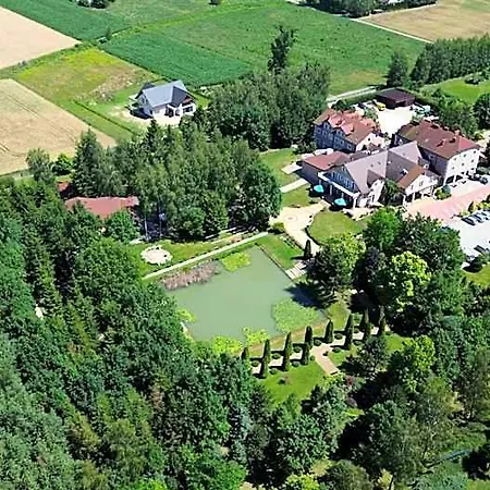 Hotel Chabrowy Dworek