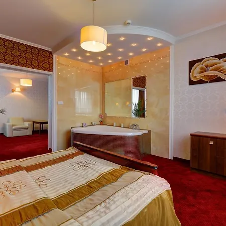 Chabrowy Dworek Hotel 3*