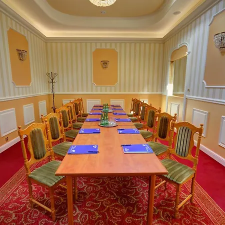 Chabrowy Dworek Hotel 3*