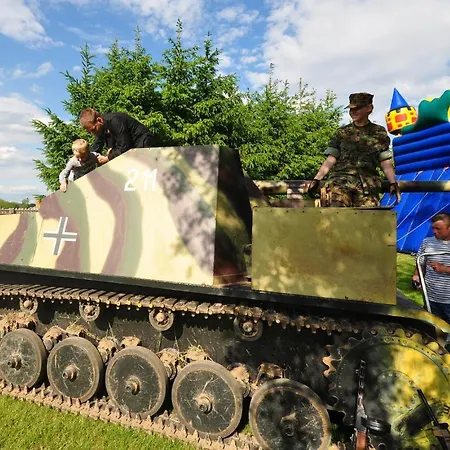 查布洛维庄园酒店 3*