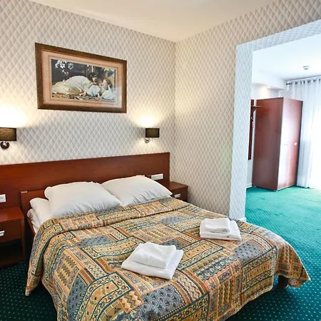 Chabrowy Dworek Hotel Teresin