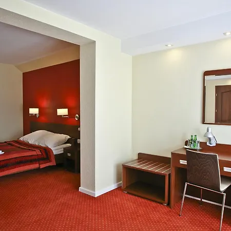 Hotel Chabrowy Dworek 3*