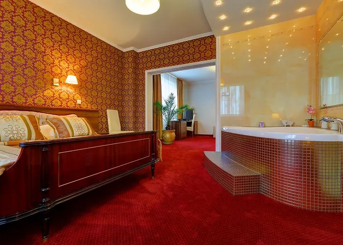 Hotel Chabrowy Dworek 3*